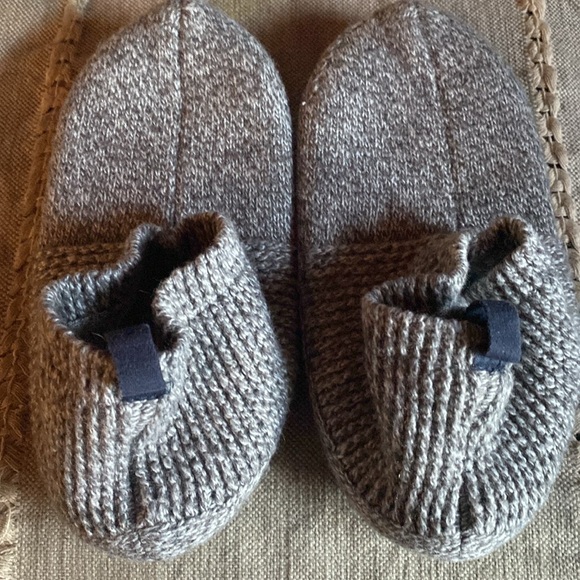 Bombas Gripper Slipper Socks Size Small Gray Unisex Women Men Lined EUC - Picture 3 of 3